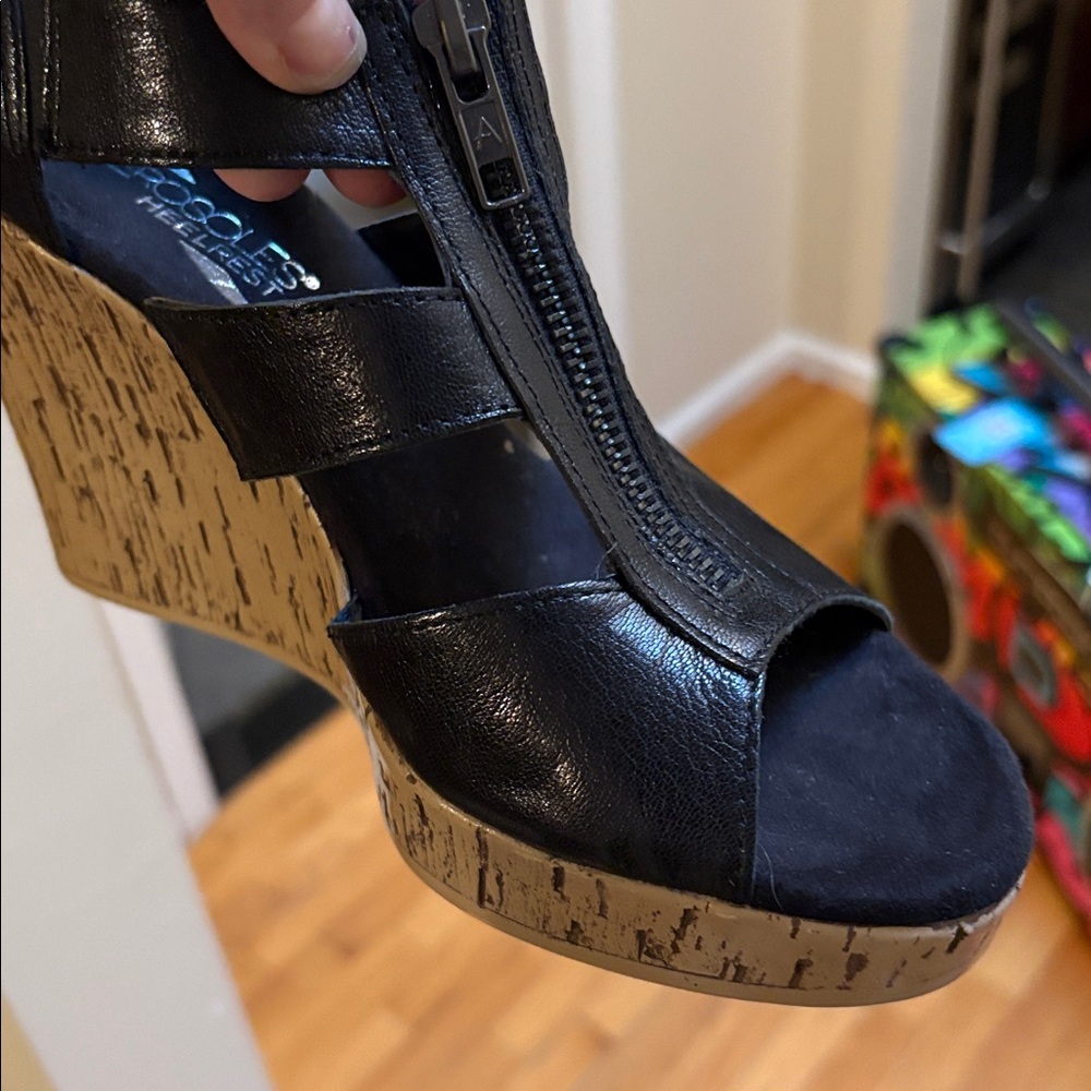 Aerosoles wedge Leather Black 7.5 Stage Lights Zipper - barely worn - Picture 14 of 14